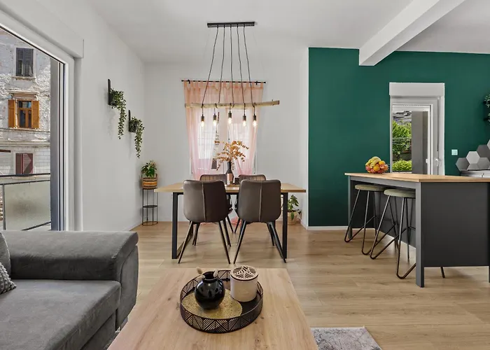 Διαμέρισμα Oasis New Πούλα